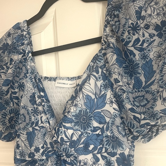 Sincerely Jules 💙 blue and white floral dress - Picture 2 of 3